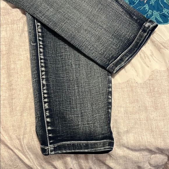 YMI Wanna Betta Butt Mid Rise Jeans Size 11 - Picture 4 of 8